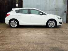 Vauxhall Astra 1.6i Excite Hatchback 5dr Petrol Manual Euro 6 (115 ps) 