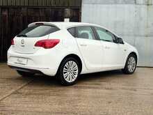 Vauxhall Astra 1.6i Excite Hatchback 5dr Petrol Manual Euro 6 (115 ps) 