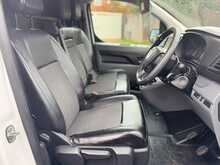 Vauxhall Vivaro Turbo D 2700 Sportive 
