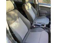 Vauxhall Zafira 1.8 16V Exclusiv MPV 5dr Petrol Manual Euro 5 (140 ps)