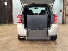 Vauxhall Zafira 1.8 16V Exclusiv MPV 5dr Petrol Manual Euro 5 (140 ps)