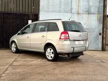 Vauxhall Zafira 1.8 16V Exclusiv MPV 5dr Petrol Manual Euro 5 (140 ps)