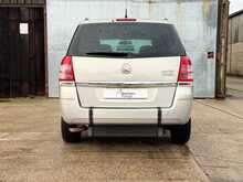 Vauxhall Zafira 1.8 16V Exclusiv MPV 5dr Petrol Manual Euro 5 (140 ps)