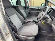 Vauxhall Zafira 1.8 16V Exclusiv MPV 5dr Petrol Manual Euro 5 (140 ps)