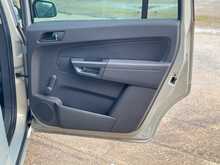 Vauxhall Zafira 1.8 16V Exclusiv MPV 5dr Petrol Manual Euro 5 (140 ps)
