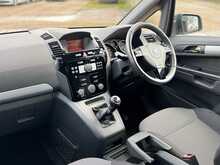 Vauxhall Zafira 1.8 16V Exclusiv MPV 5dr Petrol Manual Euro 5 (140 ps)