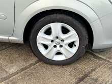 Vauxhall Zafira 1.8 16V Exclusiv MPV 5dr Petrol Manual Euro 5 (140 ps)