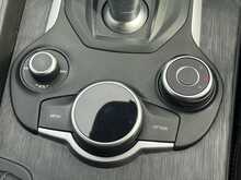Alfa Romeo Giulia 2.0T Nero Edizione Saloon 4dr Petrol Auto Euro 6 (s/s) (200 ps)