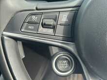 Alfa Romeo Giulia 2.0T Nero Edizione Saloon 4dr Petrol Auto Euro 6 (s/s) (200 ps)