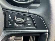 Alfa Romeo Giulia 2.0T Nero Edizione Saloon 4dr Petrol Auto Euro 6 (s/s) (200 ps)