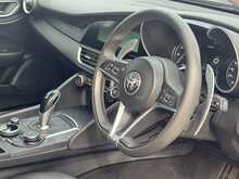 Alfa Romeo Giulia 2.0T Nero Edizione Saloon 4dr Petrol Auto Euro 6 (s/s) (200 ps)