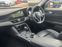 Alfa Romeo Giulia 2.0T Nero Edizione Saloon 4dr Petrol Auto Euro 6 (s/s) (200 ps)