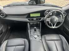 Alfa Romeo Giulia 2.0T Nero Edizione Saloon 4dr Petrol Auto Euro 6 (s/s) (200 ps)