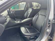 Alfa Romeo Giulia 2.0T Nero Edizione Saloon 4dr Petrol Auto Euro 6 (s/s) (200 ps)