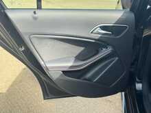 SAT NAV HEATED SEATS