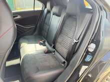 SAT NAV HEATED SEATS