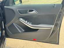 SAT NAV HEATED SEATS