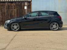 SAT NAV HEATED SEATS