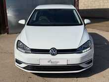 Volkswagen Golf TSI SE 