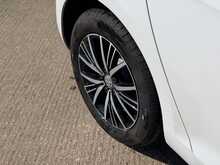 Volkswagen Golf TSI SE 