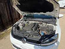 Volkswagen Golf TSI SE 