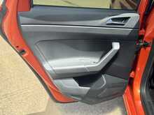 Volkswagen Polo TSI SE 