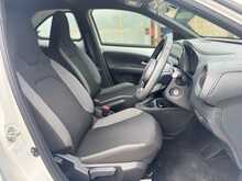 Toyota Aygo X VVT-i Pure 