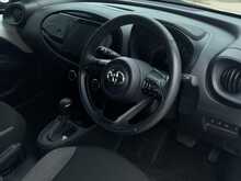 Toyota Aygo X VVT-i Pure 