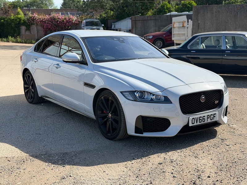 3.0d V6 S Saloon 4dr Diesel Auto Euro 6 (s/s) (300 ps)