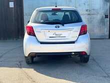 Toyota Yaris VVT-h Excel 