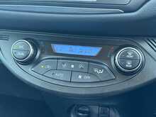 Toyota Yaris VVT-h Excel 
