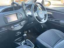 Toyota Yaris VVT-h Excel 