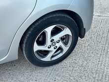 Toyota Yaris VVT-h Excel 