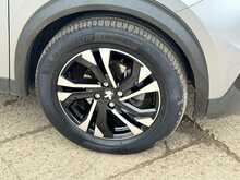 Peugeot 2008 PureTech Allure Premium 