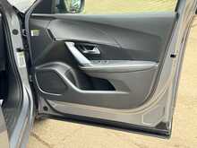 Peugeot 2008 PureTech Allure Premium 