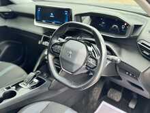 Peugeot 2008 PureTech Allure Premium 