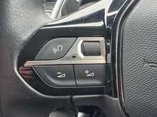 Peugeot 2008 PureTech Allure Premium 