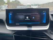 Peugeot 2008 PureTech Allure Premium 