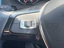 Volkswagen Polo TSI SE 