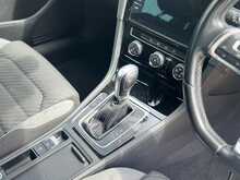 Volkswagen Golf TSI EVO R-Line 