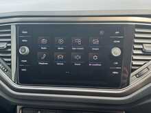 Volkswagen T-Roc TSI SE 