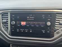 Volkswagen T-Roc TSI SE 