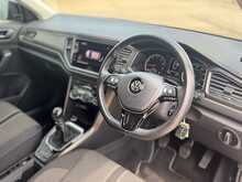 Volkswagen T-Roc TSI SE 