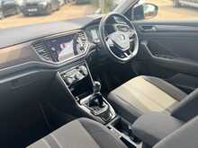 Volkswagen T-Roc TSI SE 