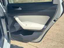 Volkswagen Polo TSI beats 
