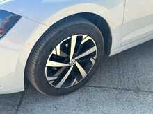 Volkswagen Polo TSI beats 