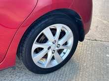 Toyota Yaris VVT-h Excel 
