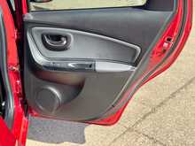 Toyota Yaris VVT-h Excel 