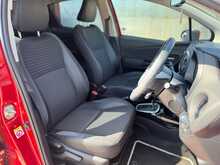 Toyota Yaris VVT-h Excel 