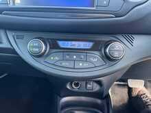 Toyota Yaris VVT-h Excel 